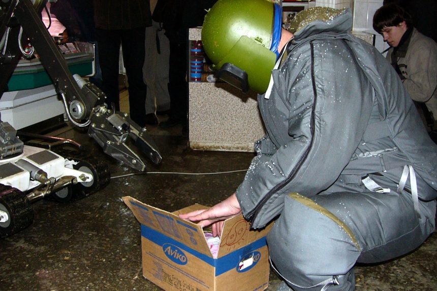 полиция сапёры разминирование опасный предмет учения мвд
