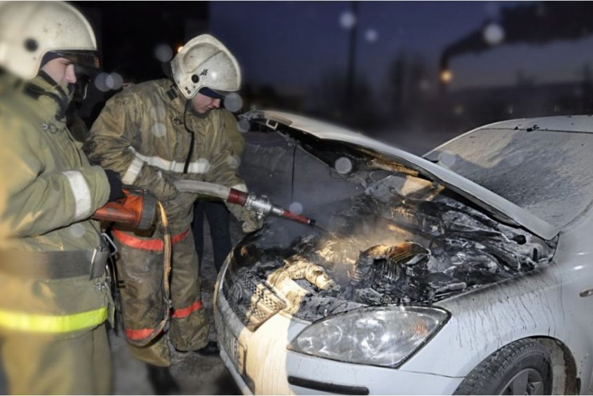 пожар сгоревший автомобиль пожарные гу мчс