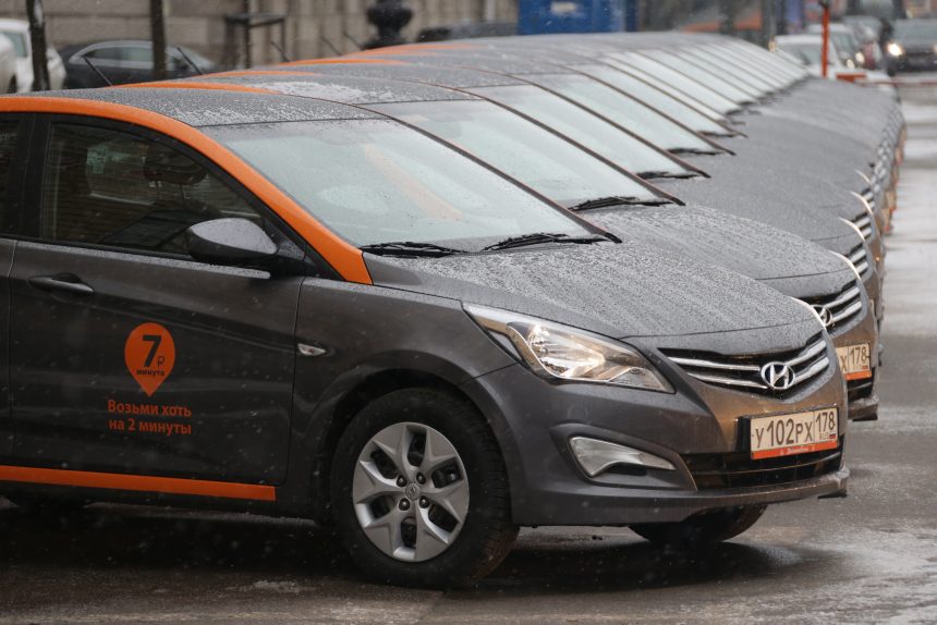 сервис аренды автомобилей делимобиль