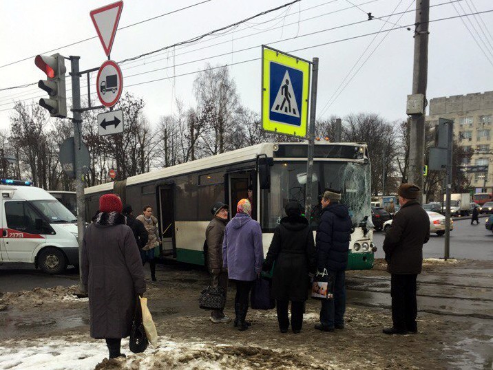 авария дтп столкновение автобусы пассажиравтотранс проспект стачек