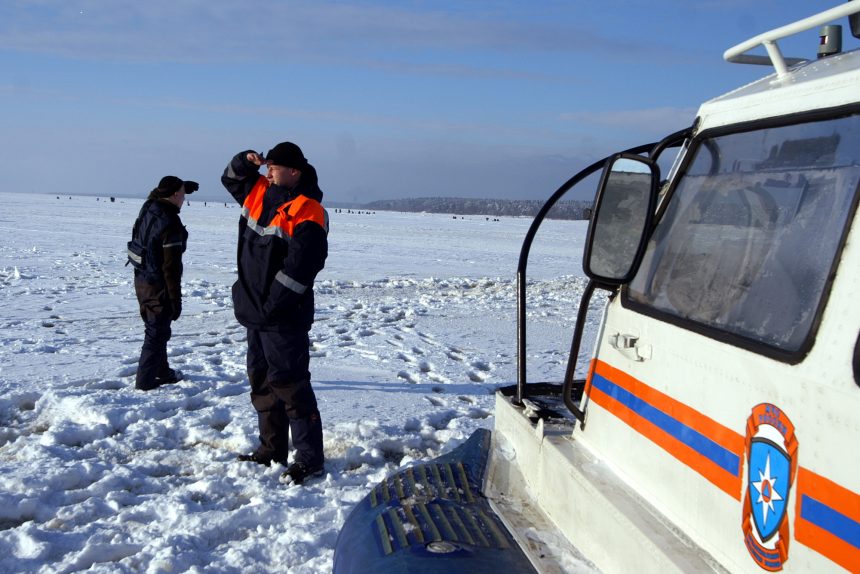 мчс гимс спасатели на льду судно на воздушной подушке