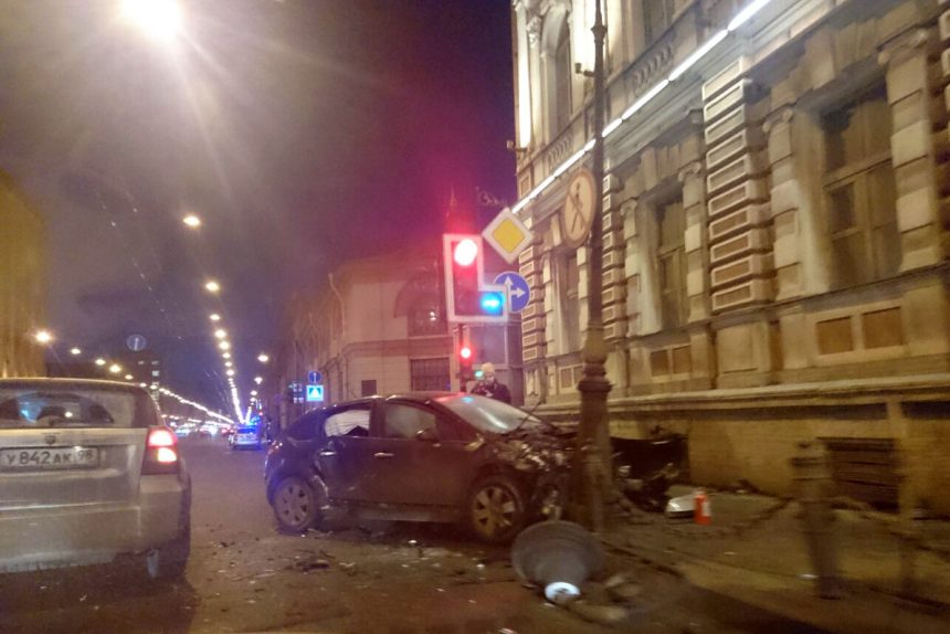 дтп авария столкновение литейный проспект