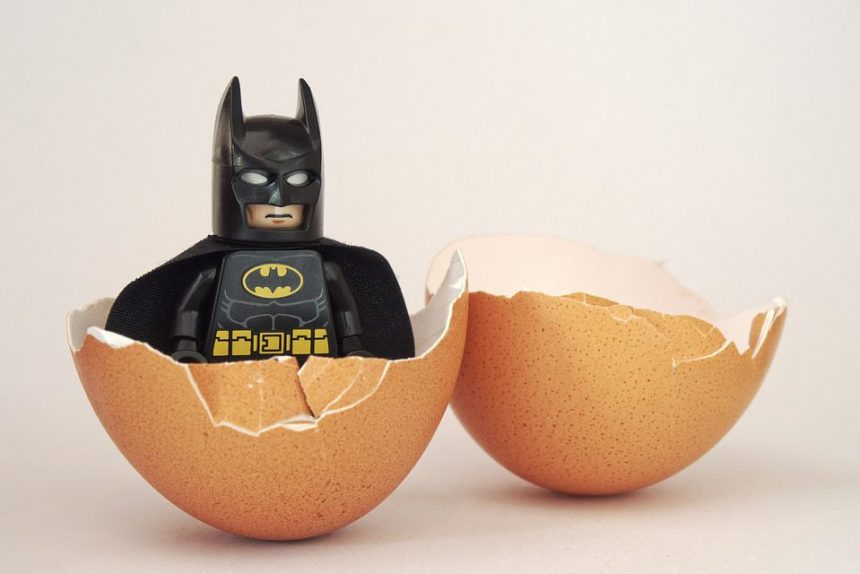 бэтмен лего яйцо супергерой бетмен