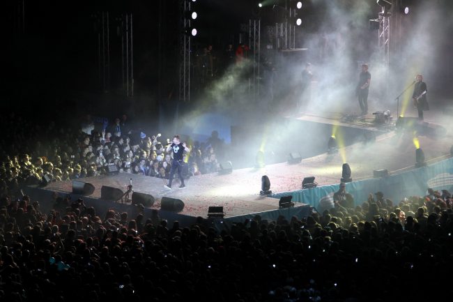 стадион на крестовском зенит-арена концерт фестиваль радио зенит группа би-2