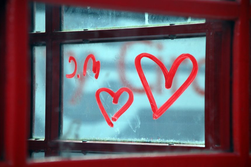 любовь сердце окно