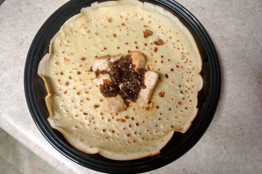 блин с курицей и луком