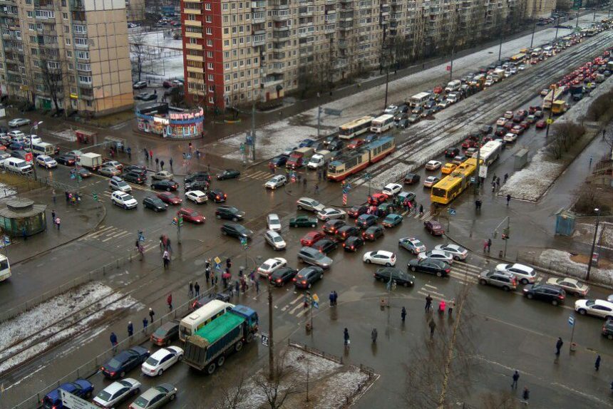 пробки индустриальный шоссе революции