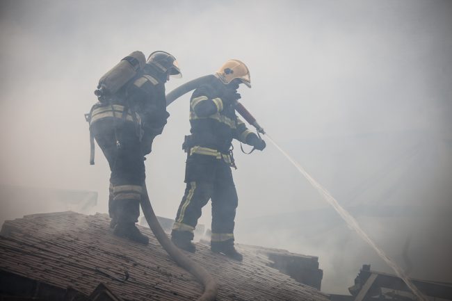 пожар склады улица салова гу мчс по петербургу огонь чп пожарные