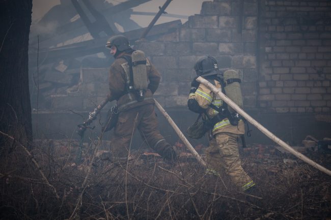пожар склады улица салова гу мчс по петербургу огонь чп пожарные