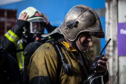 пожар склады улица салова гу мчс по петербургу огонь чп пожарные