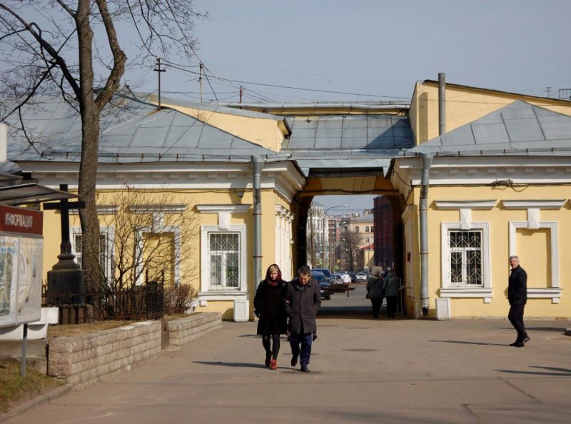 смоленское кладбище вход