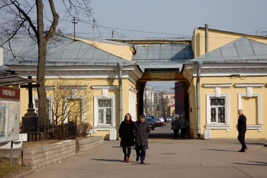 смоленское кладбище вход