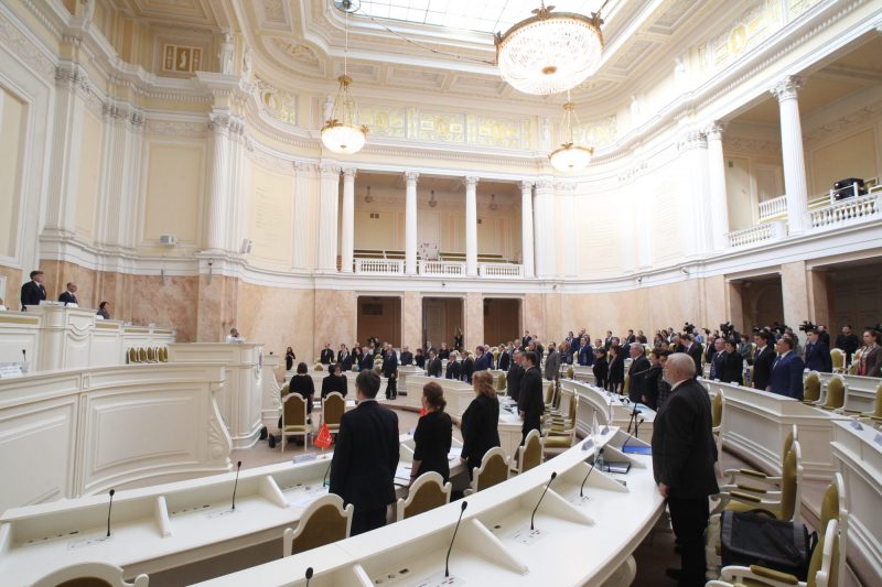 законодательное собрание закс минута молчания память жертв взрыва в метро