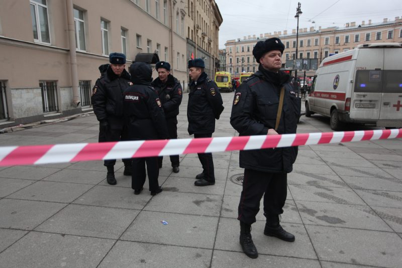 полиция оцепление взрывы в петербургском метро