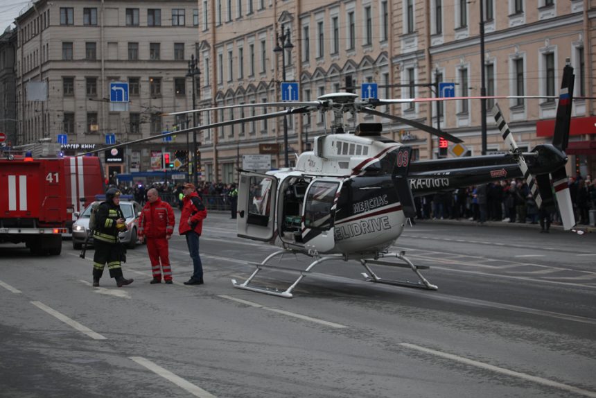 полиция пожарные мчс вертолёт оцепление теракты взрывы в метро петербурга