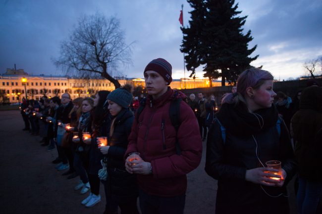 марсово поле акция памяти жертв теракта взрыва в метро