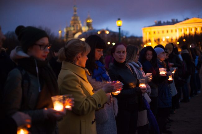 марсово поле акция памяти жертв теракта взрыва в метро