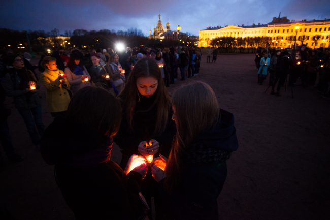 марсово поле акция памяти жертв теракта взрыва в метро