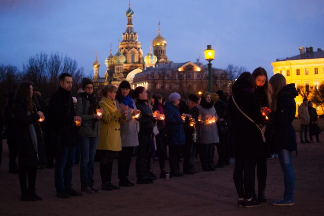 марсово поле акция памяти жертв теракта взрыва в метро