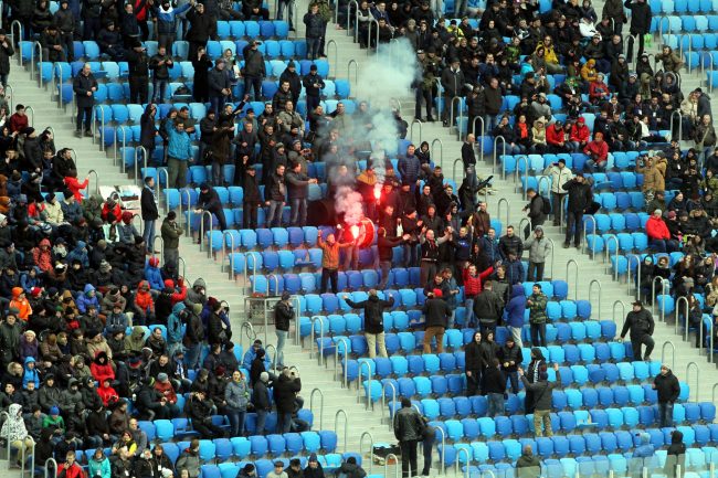 зенит-арена стадион санкт-петербург арена футбольные фанаты беспорядки пиротехника пожар