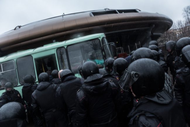 nadoelo_18 полиция задержания митинг надоел горьковская 29.04.2017