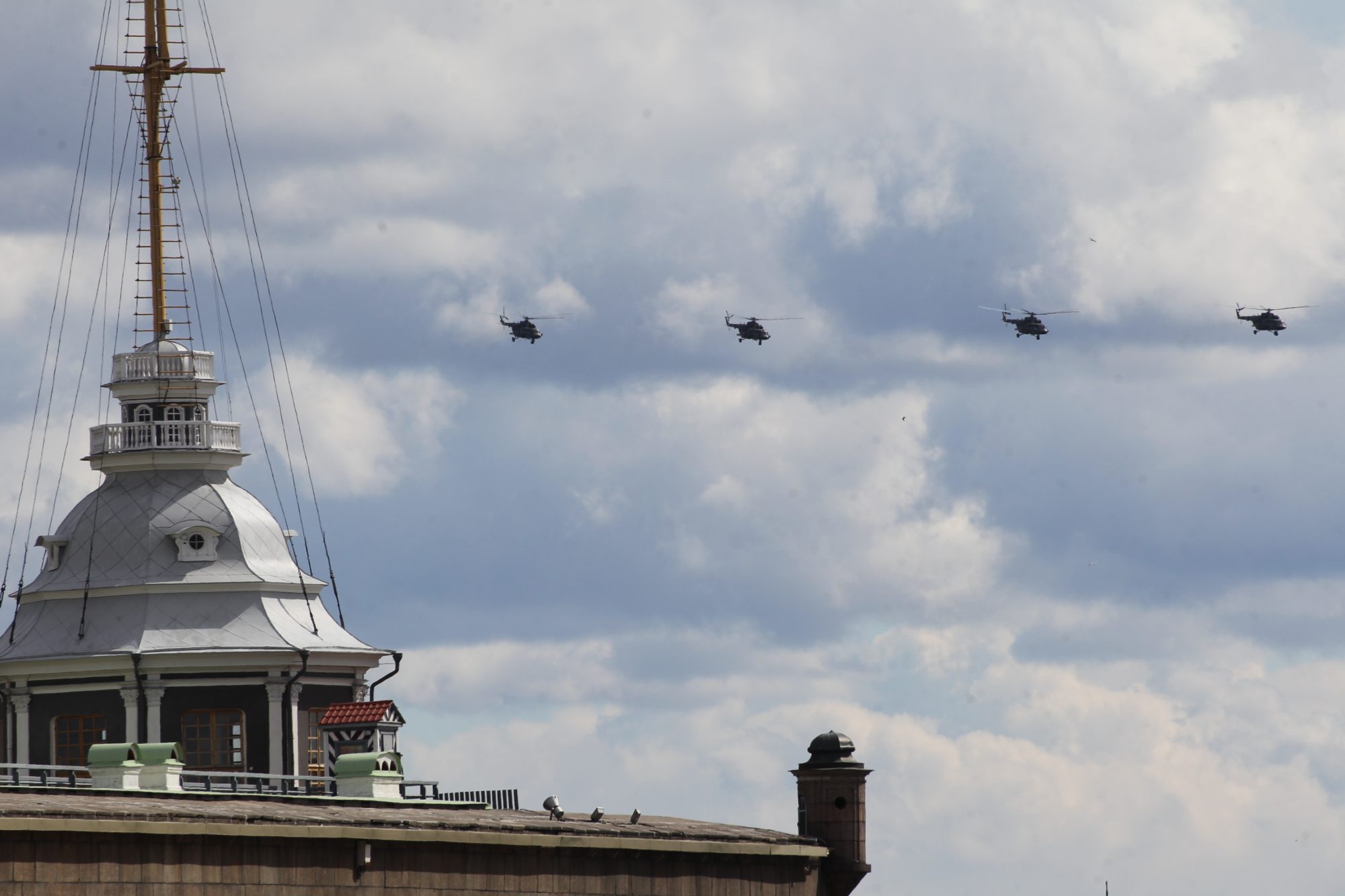 Вертолеты над санкт петербургом