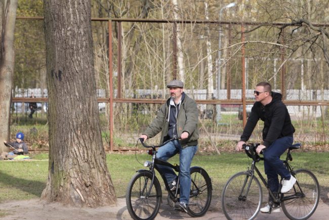Твидовый велопробег Лопухинский сад велосипеды