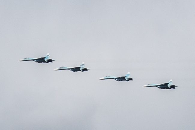 истребители в небе над Петербургом День Победы 2017