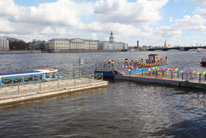 Нева кораблей нет День Победы