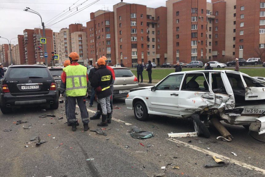 дтп авария столкновение ленинский проспект