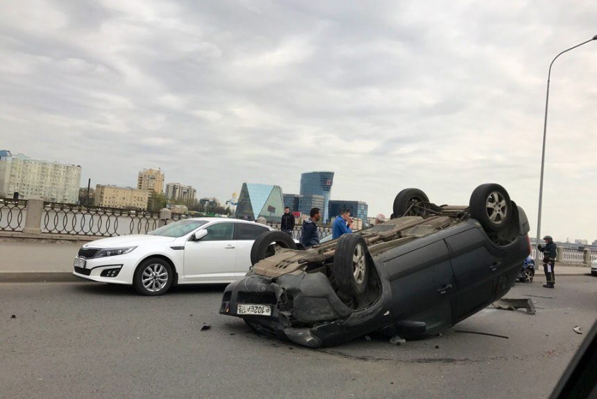 дтп авария перевернутый автомобиль синопская набережная