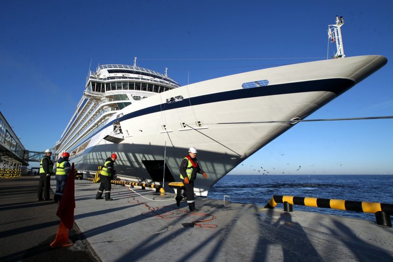 морской пассажирский порт круизный лайнер viking sky швартовка