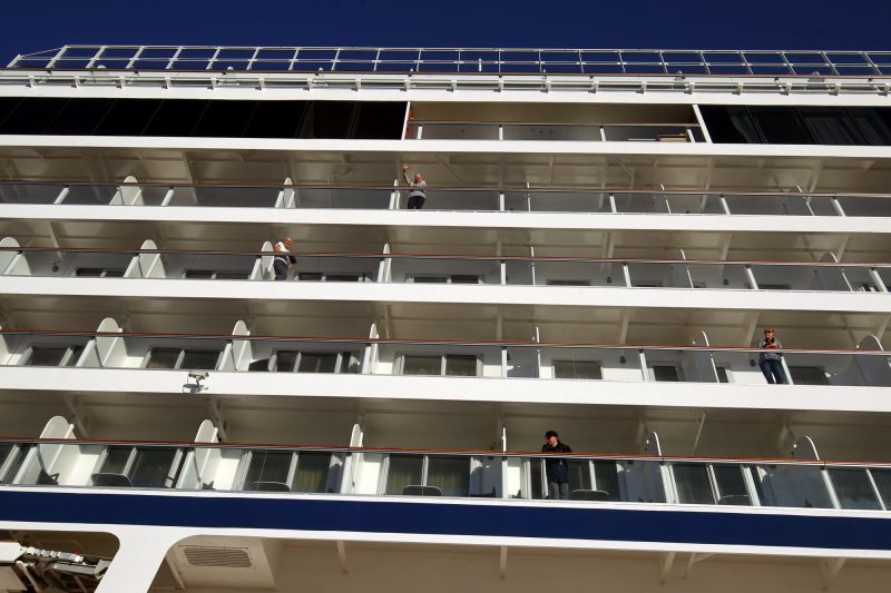 морской пассажирский порт круизный лайнер viking sky туристы туризм