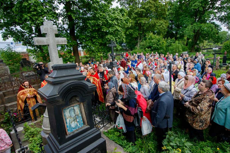 крестный ход за трезвость Александро-Невская лавра