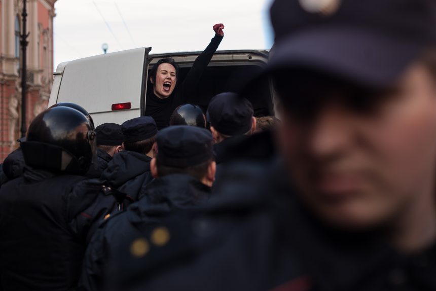 первомайская демонстрация первое мая полиция задержание лгбт