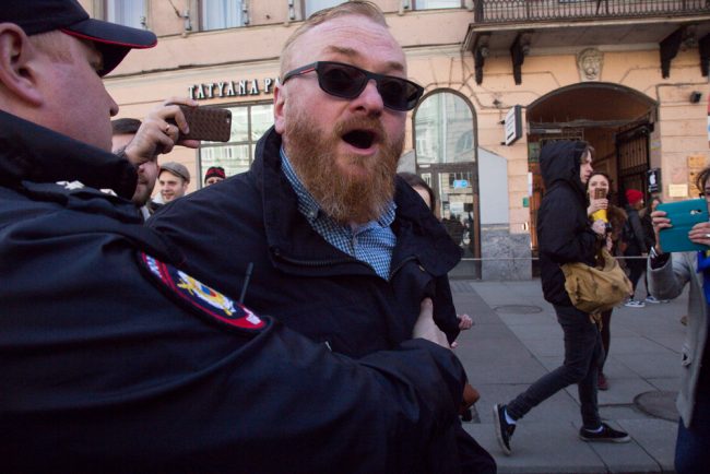 первомайская демонстрация первое мая Виталий Милонов полиция