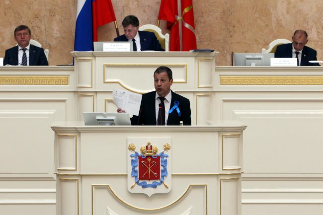 законодательное собрание трибуна депутат Алексей Ковалёв