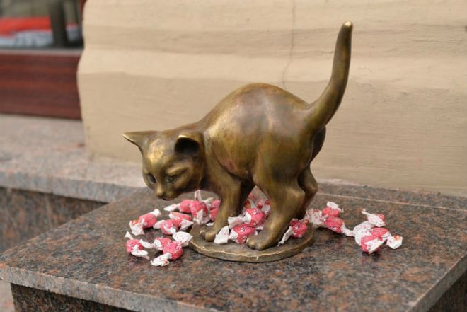 котенок фунтик статуэтка памятник
