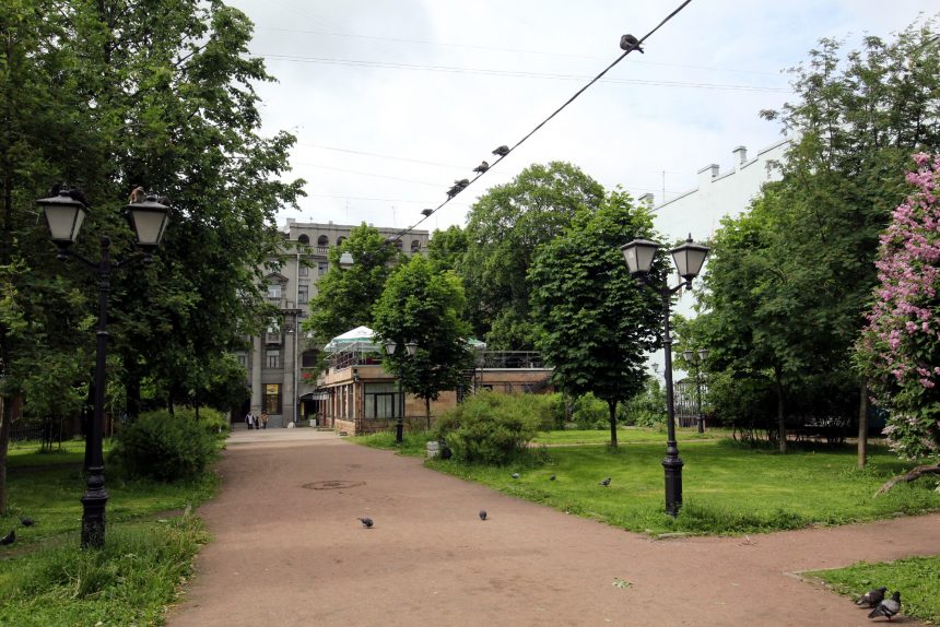 сквер зелёная зона Загородный проспект 40