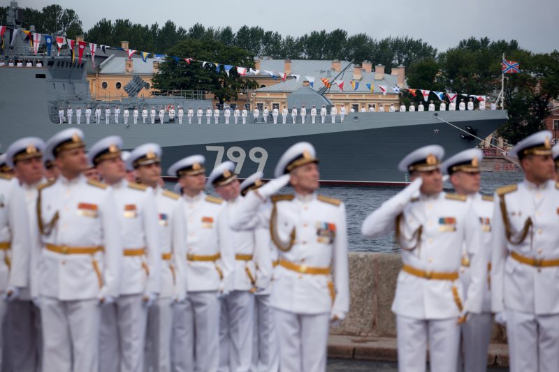 парад день военно-морского флота вмф моряки военные корабли