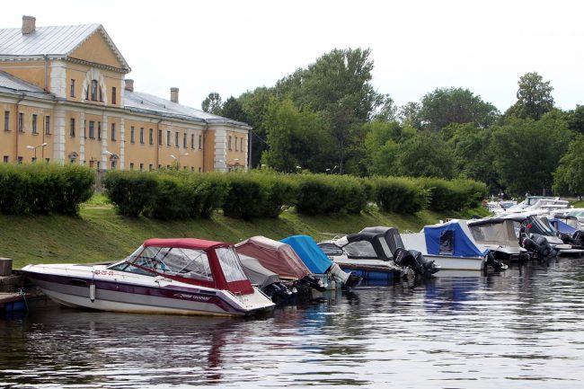 Карповка катера яхты водно-моторный клуб Петроградец