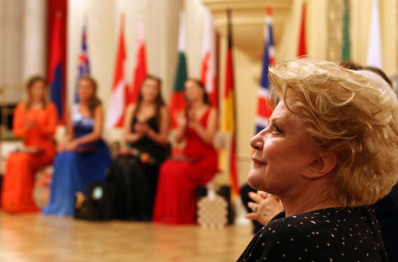 Елена Образцова