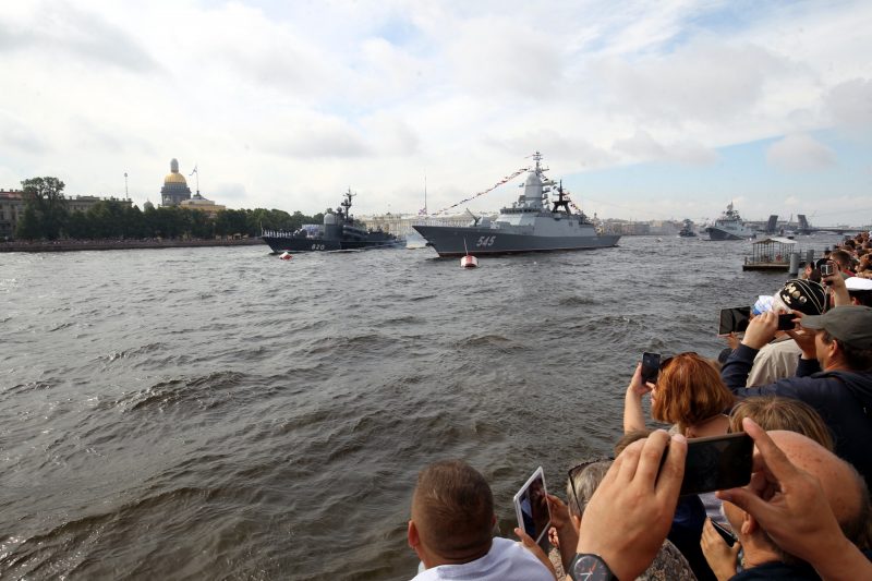 парад день военно-морского флота вмф моряки военные корабли