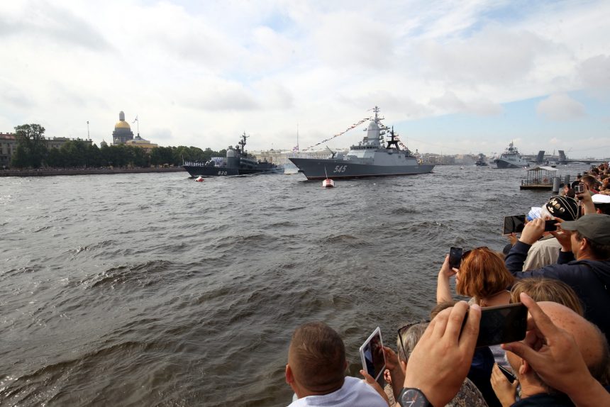 парад день военно-морского флота вмф моряки военные корабли