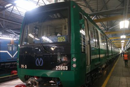 зеленый вагон петербургского метро