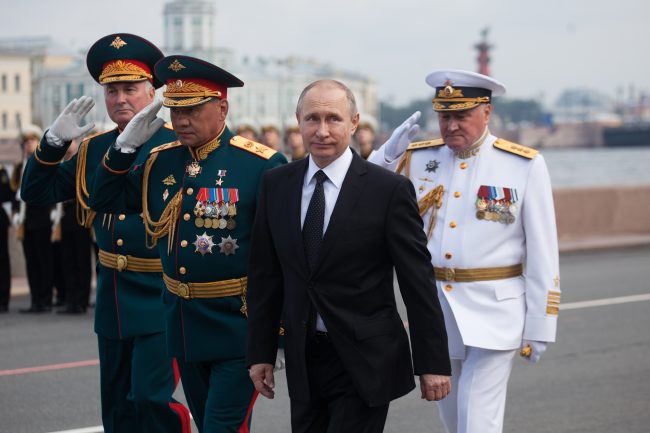 124-30.07.2017 - Шойгу и Путин на параде в День ВМФ