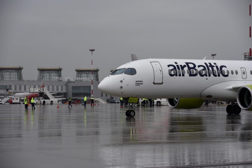 Пулково airBaltic самолет