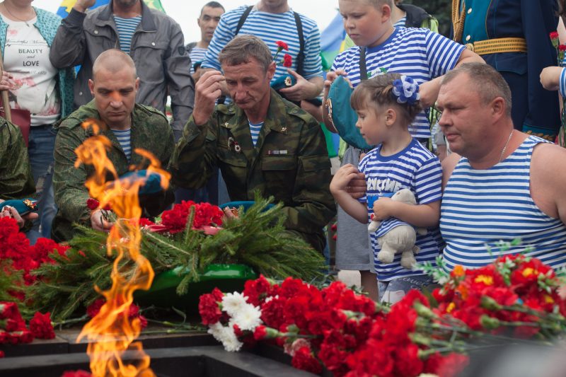 день вдв десантники вечный огонь марсово поле