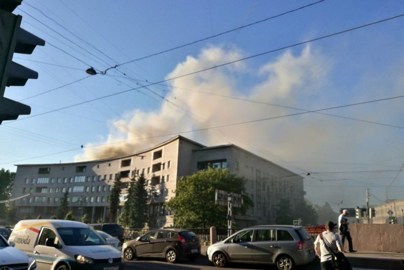 пожар дым ленсовета