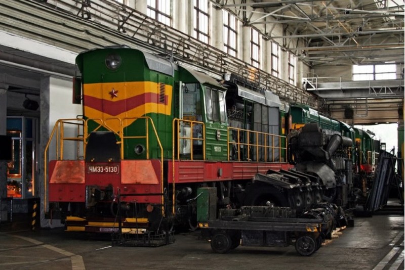 локомотив маневровый тепловоз ЧМЭ3 вагоноремонтное депо железная дорога